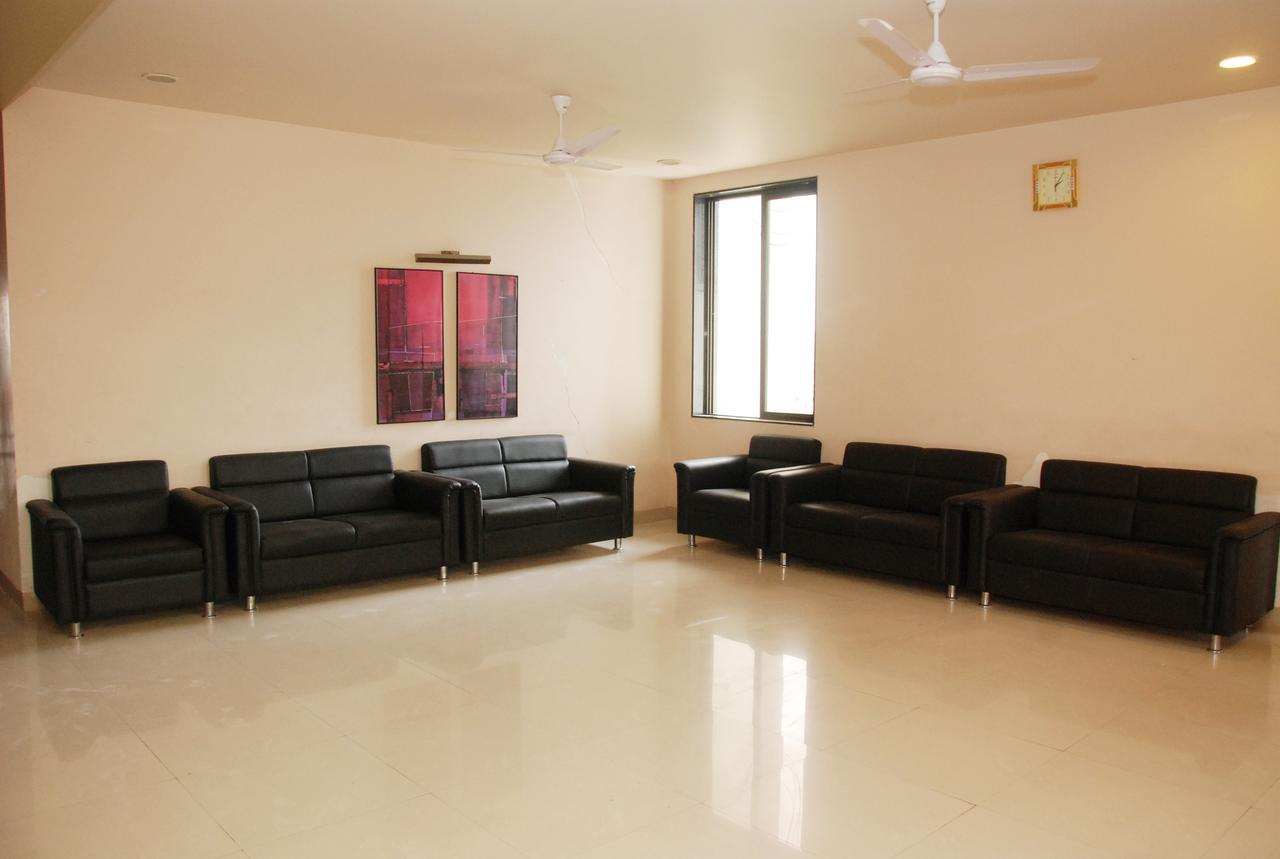 Hotel Lake View Satara Exterior photo